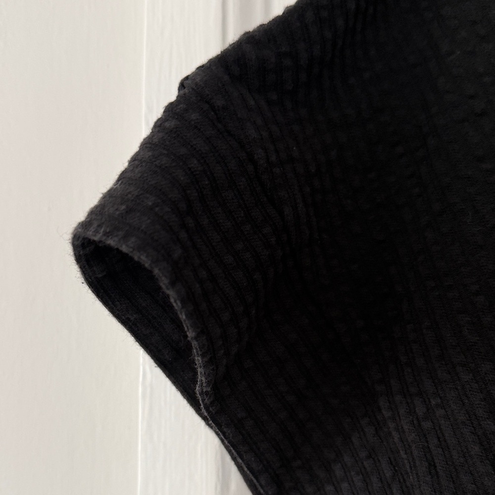 Black Madewell Button-Shoulder Waffle Knit Women's Top - Picture 2 of 4
